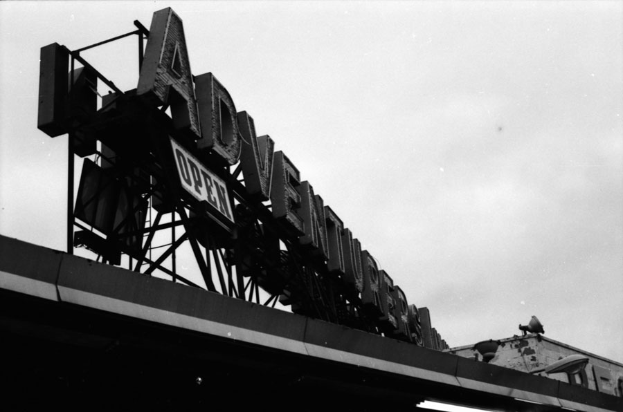 Adventurers Inn sign